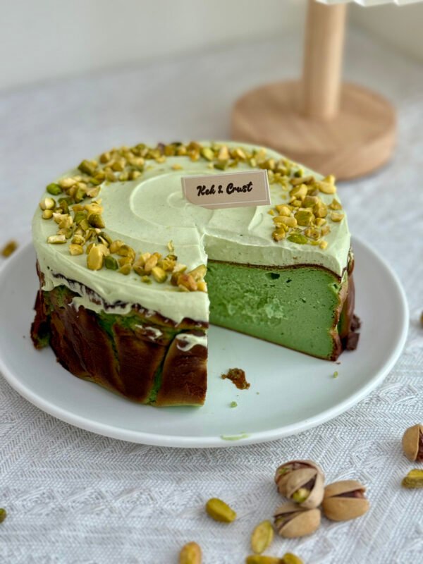 Pistachio Burnt Cheesecake