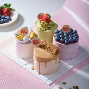 4-in-1 petite cake box with pistachio, yam, blueberry and lotus flavours – Kek & Crust