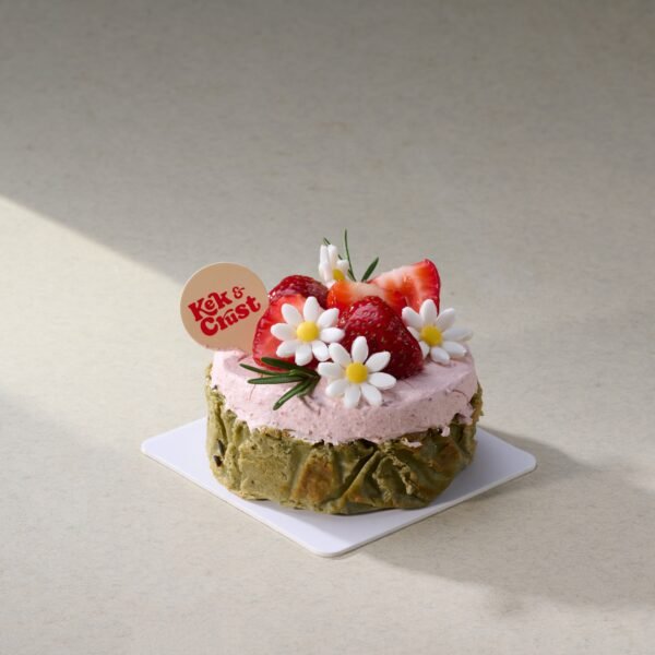 Strawberry Matcha Burnt Cheesecake 4 inch from Kek & Crust topped with strawberries
