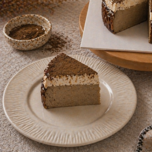Hojicha Burnt Cheesecake slice